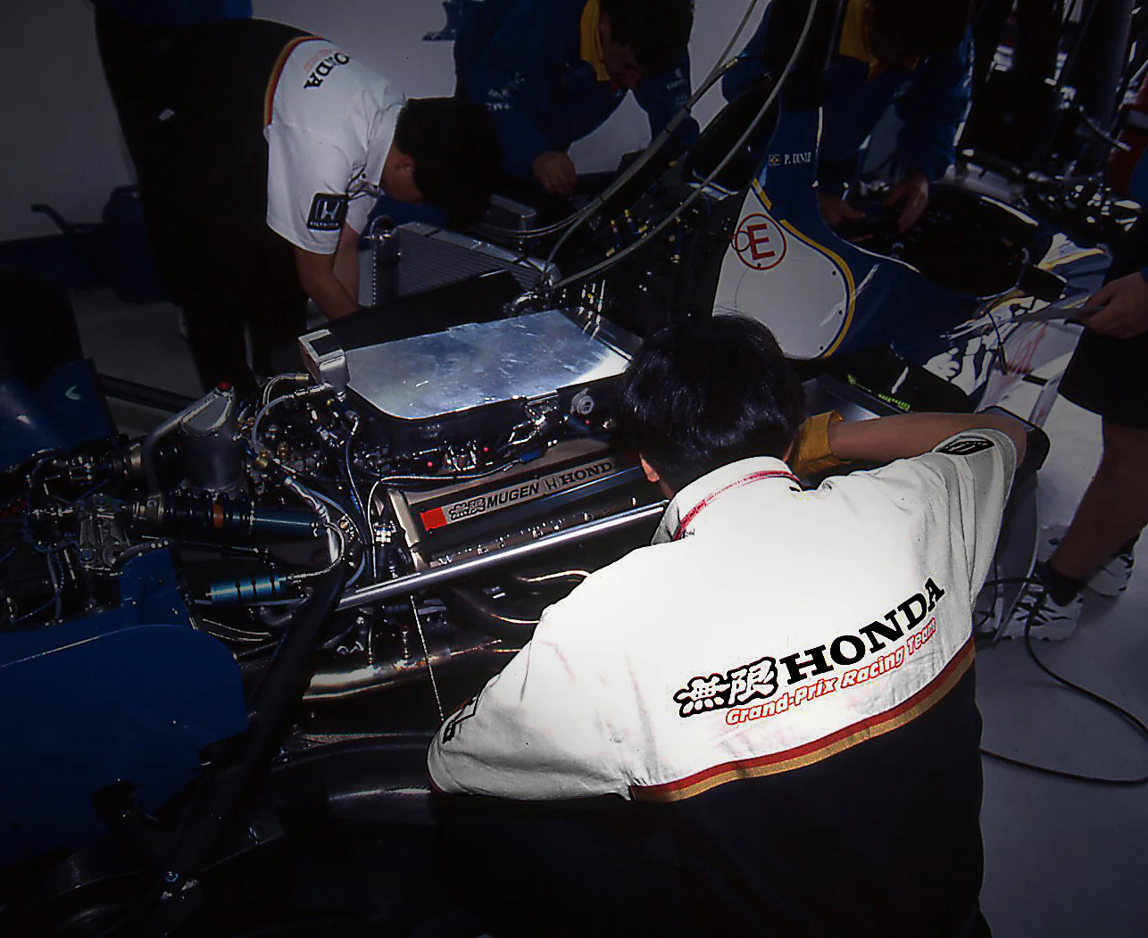 1996 Mugen-Honda F1 Team Hoodie - Image 8