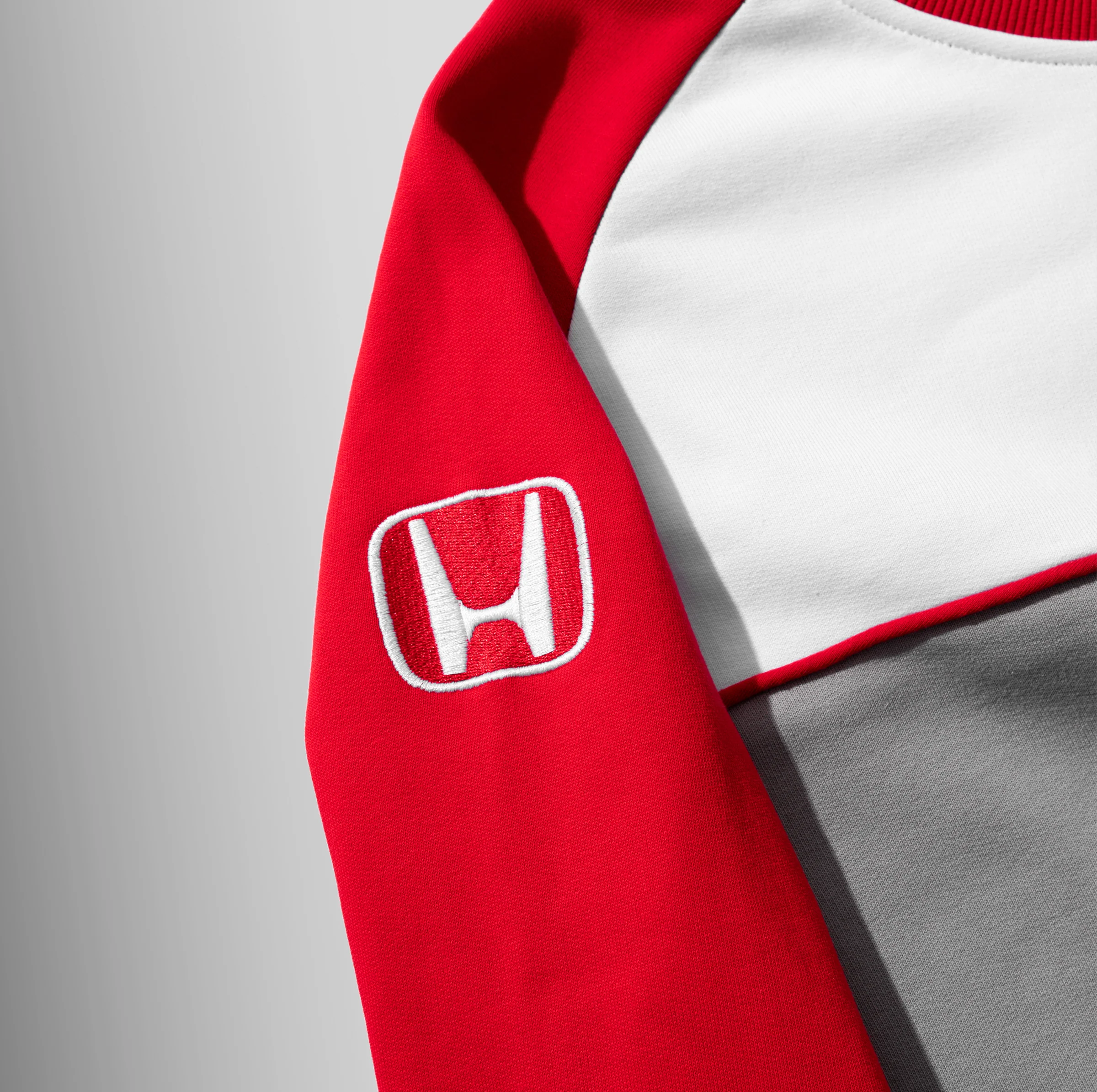 2002 Honda F1 Team Crewneck Sweatshirt - Image 6